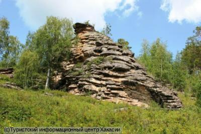 Уникальный петроглиф найден на Сорских столбах в Хакасии